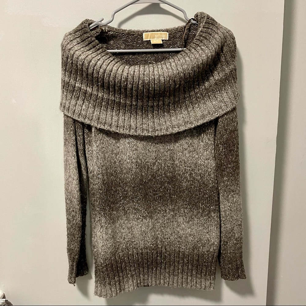 Michael Kors Off-shoulder sweater